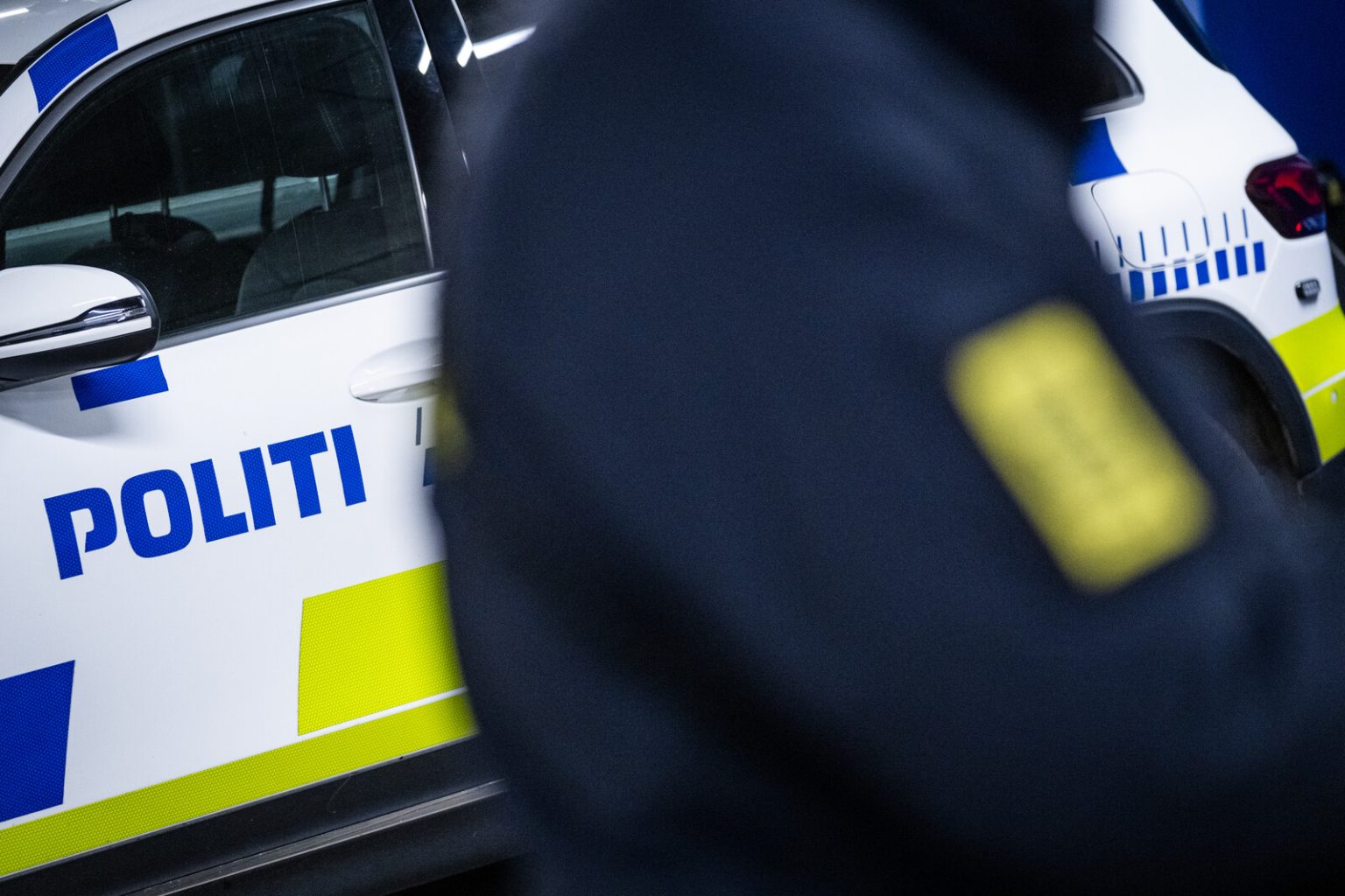 Tvååring avliden – två vuxna gripna