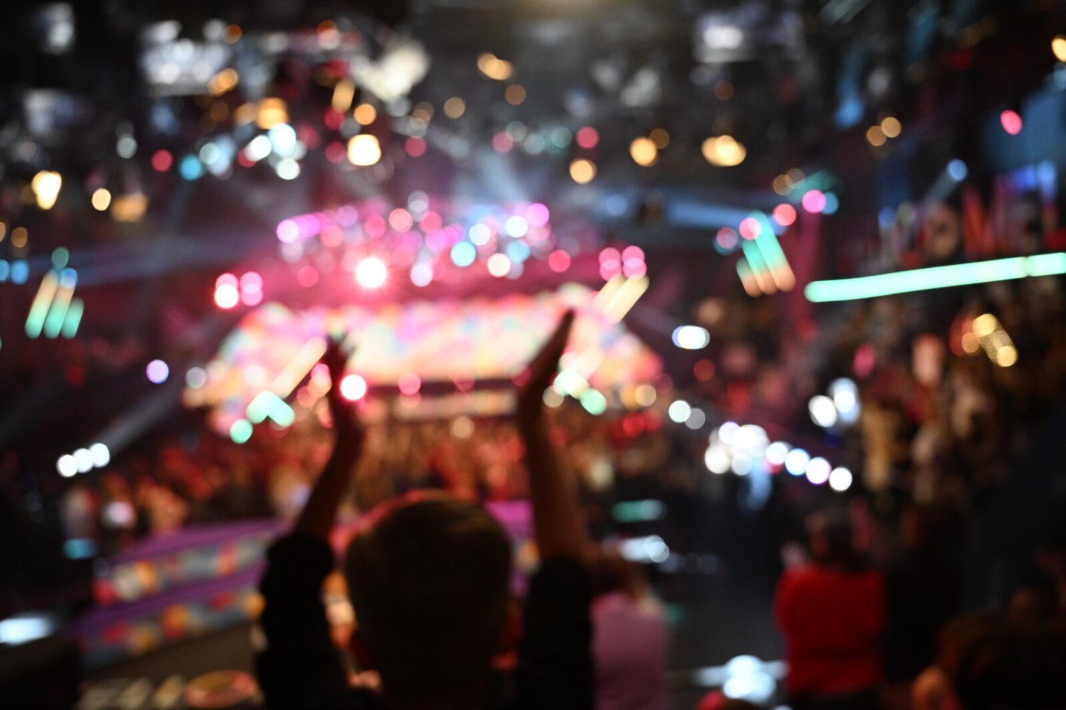 Tidiga låtsläpp för att stärka Melodifestivalen