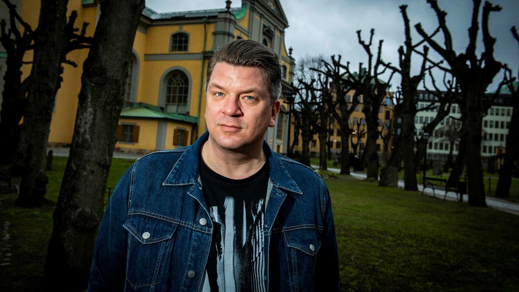 Mats Strandbergs ”Färjan” rensas ut från ryska bokhandlar