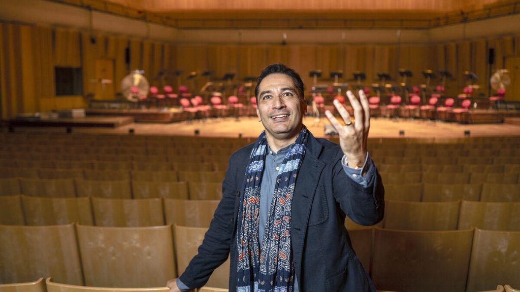 Ny Chefsdirigent Andrés Orozco-Estrada Engagerar Publiken på Scenen
