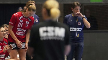 Esbjörgs handbollslag vinner trots övernattning på flygplatsen
