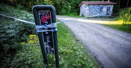 Man misstänkt för dubbelmord har dött på sjukhus