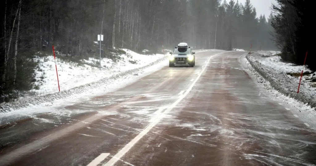 SMHI varnar för snö och vind: Då ska du stanna hemma
