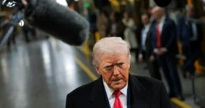 Trumps reaktion när han fick kritik – visade långfingret