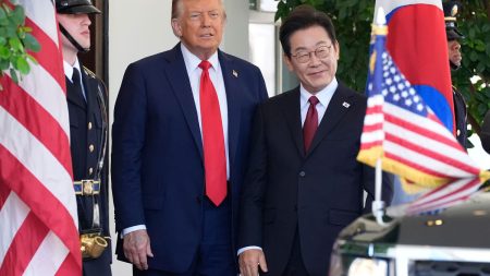 Trump hotar att höja tullar mot Sydkorea