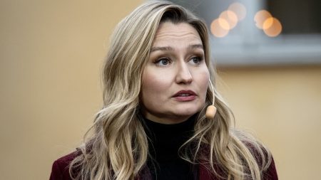 Busch säger att hon blev ofrivilligt avklädd av AI på X