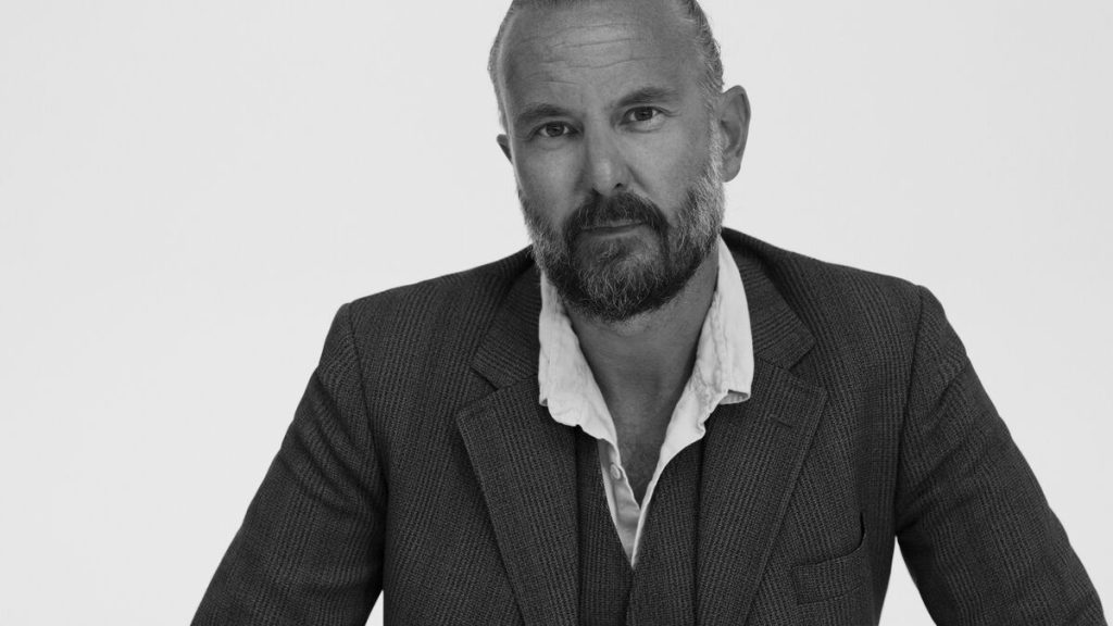 Svenska: ”Linus de Faire mottar årets Migrantpris för roman om brasiliensvenskar”