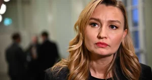 Konflikten om höjda elnätsavgifter trappas upp