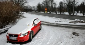 Här står den misstänkte spionens bil – utanför Drottningholms slott