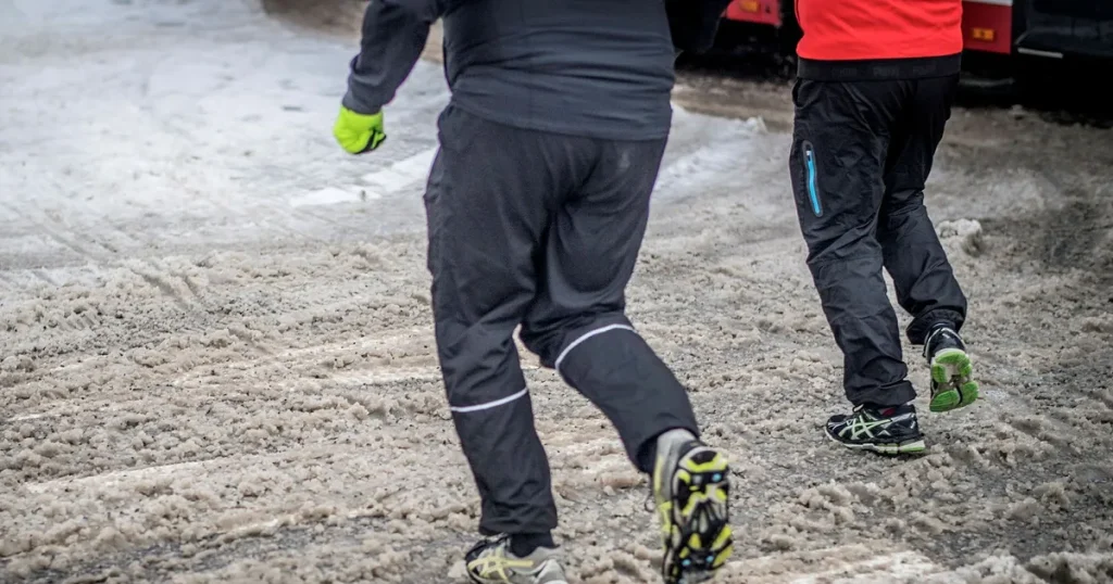 Emma Bouvin: Äta lunch? Nej, men häng med på powerwalk genom hundbajs och slask