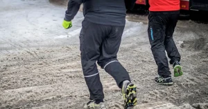 Emma Bouvin: Äta lunch? Nej, men häng med på powerwalk genom hundbajs och slask