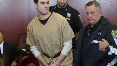 Falsk FBI-agent försökte frita Mangione från New York-fängelse och greps