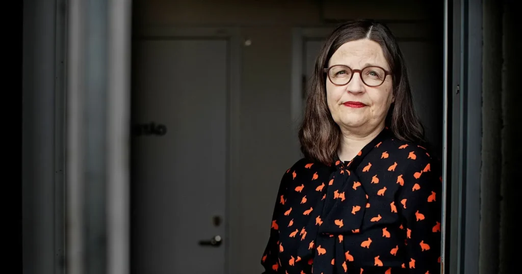 Anna Ekström: Hur tänker Parisa Liljestrand att vi ska orka bära upp folkbildningen?