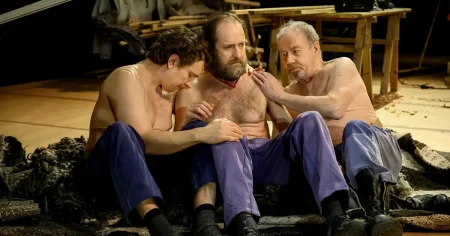 Den manliga tystnaden får ord i lysande ”Män som väver”