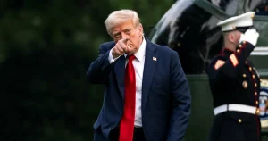 Björn Wiman: Dränk allting i skit – så lyder Donald Trumps katastrofrubrik