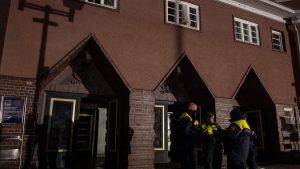 Tiotusentals utan ström i Berlin efter misstänkt mordbrand