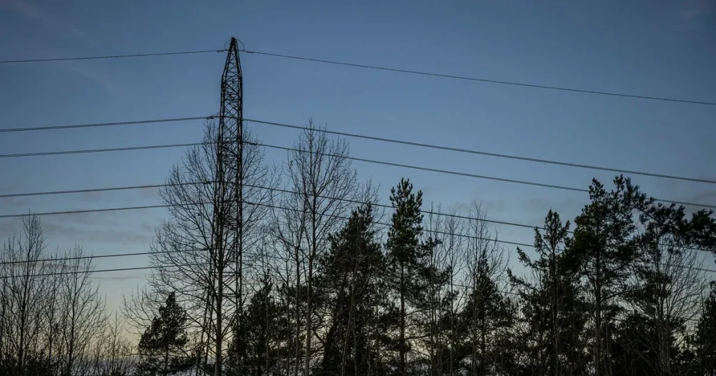 Oskäliga höjningar av nätavgiften kan fortsätta i två år till