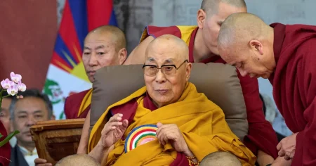 När näste Dalai lama ska väljas kan de bli två