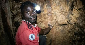 När guldet är rekorddyrt kan Kenyas gruvarbetare tvingas bort