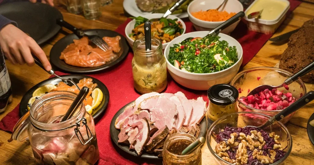 Choklad och kaffe gör matkassen till jul dyrare