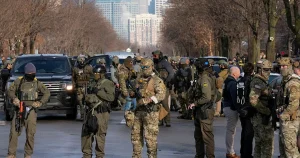 Ola Larsmo: I Trumps USA har den starkare alltid rätt att pissa på den svagare