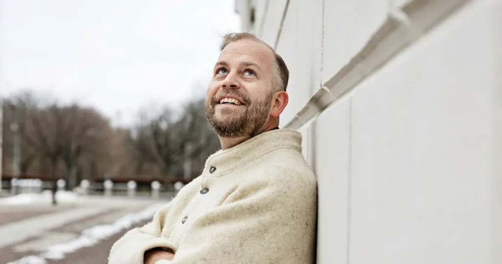 Regissören Jonatan Etzler: ”Folk i svenska filmbranschen är väldigt ängsliga”