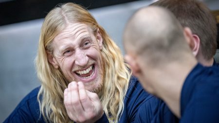 Han är utpekad – därför måste Sverige byta bollar