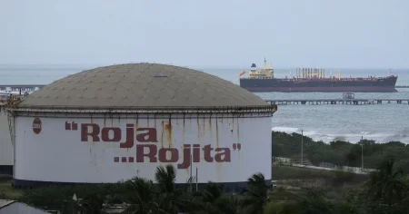 Därför lägger Trump beslag på miljoner fat venezuelansk olja