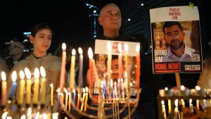 Israel söker efter kvarlevorna av den sista gisslan Ran Gvili på kyrkogård i norra Gaza