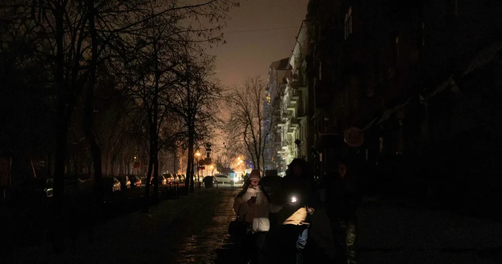 I Kiev följer man storpolitiken på avstånd – och lämnar stan