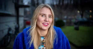 Till sin egen förvåning har Amanda vissa brister som flickvän