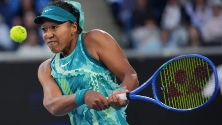 Tennisikoner kritiserar Naomi Osaka för utbrott på banan