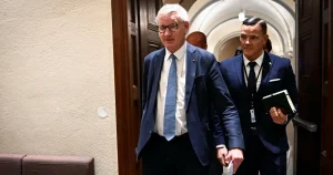 Carl Bildt vittnar i Lundinmålet
