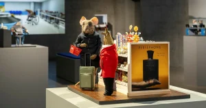 Animerad fabelvärld med ömsint skruvade tablåer