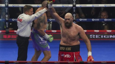 Tyson Fury gör comeback, igen