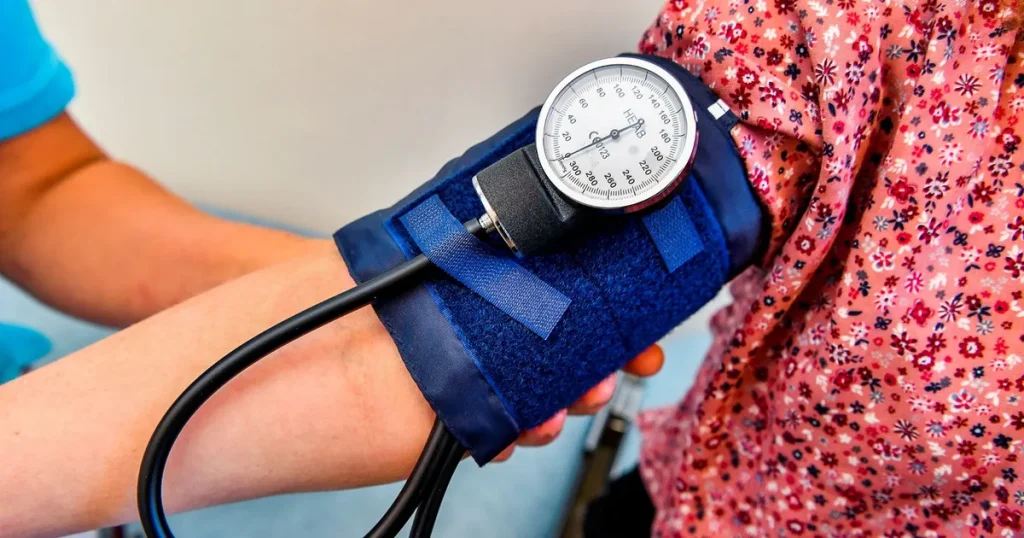 Så påverkar alkoholen ditt blodtryck