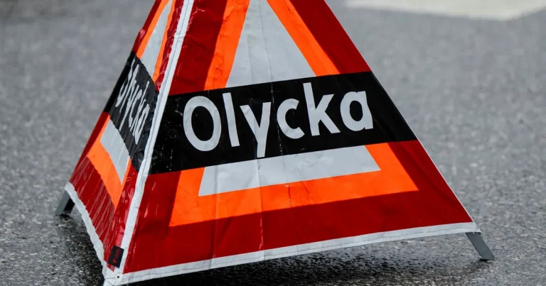 Stopp efter masskrock på E4 – flera skadade