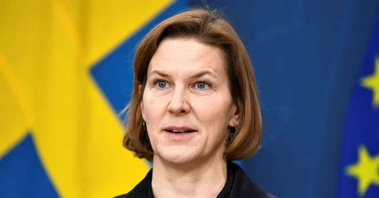 Efter tjejers larm om Vinted: Minister vill ha högre krav på digitala plattformar