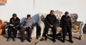 Blå himmel över Peking får bybor att skaka tänder