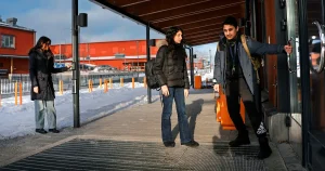 Här har eleverna fått passerkort för att höja säkerheten på skolan