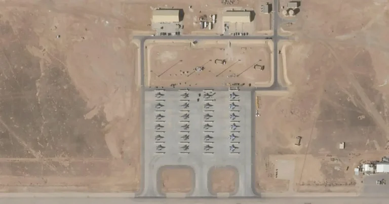 Satellitbilder: USA har flyttat 150 stridsflygplan