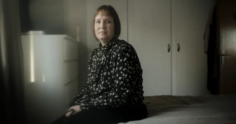 Cecilias spiral finns i bukhålan – sedan 15 år: ”Gör så ont”