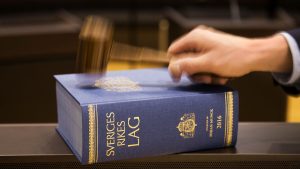 Stal 18 miljoner kronor från kommunen – dömdes till tre års fängelse