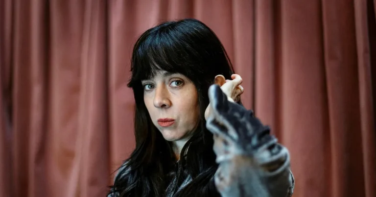 Tonårsspöken går igen i gotisk roman om män som hatar kvinnor