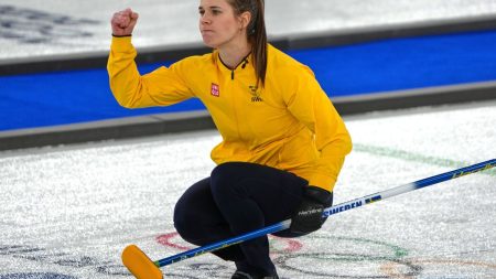 Lag Anna Hasselborg tar femte raka segern i OS-curlingen