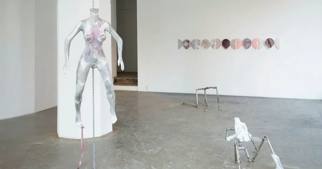 Arvida Byström dissekerar sexdockor och AI-porr