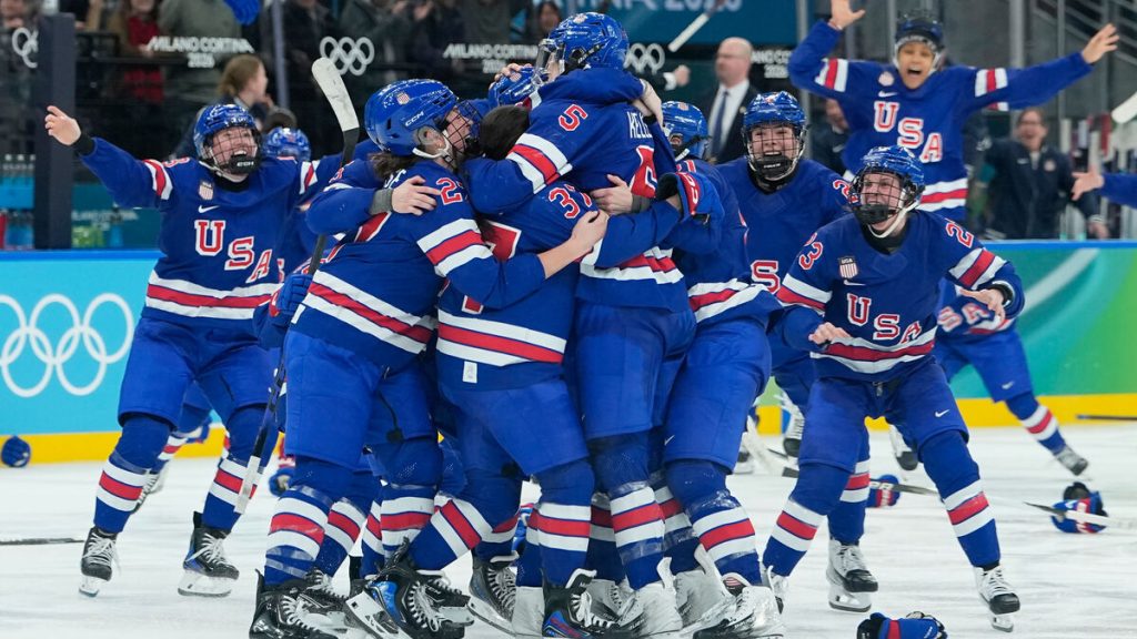 Sveriges damhockeylag tar OS-guld efter förlängning mot Kanada