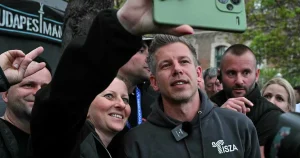 Orbáns rival hävdar att han lurats in i honungsfälla