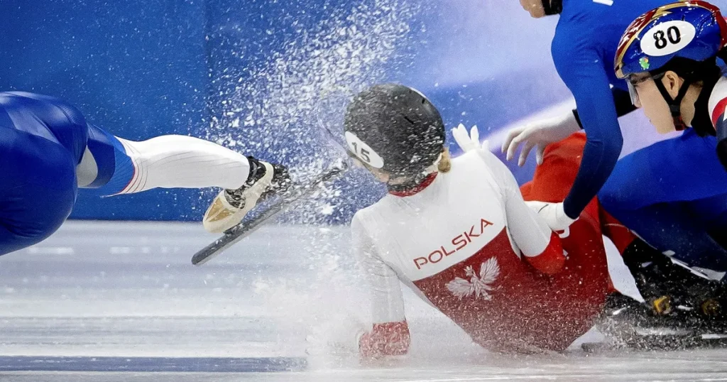 Otäcka scener i short track – fick skridsko i ögat