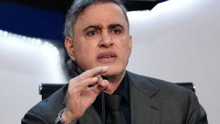 Maduros hårda åklagare avgår och utses till allmän ombudsman